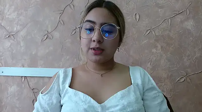 Miabonnett  online show from March 15, 3:06 pm