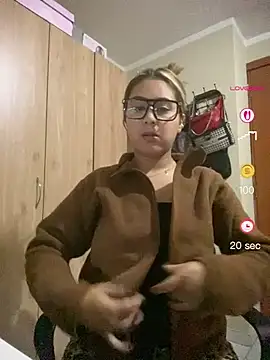Miabonnett  online show from May 7, 12:59 am