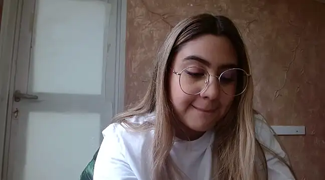 Miabonnett  online show from March 3, 3:11 pm