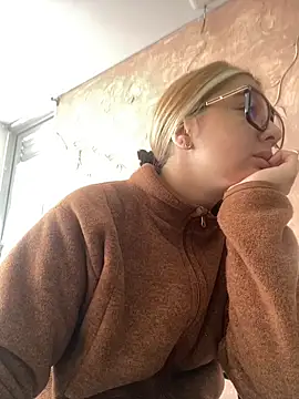 Miabonnett  online show from November 3, 12:09 pm