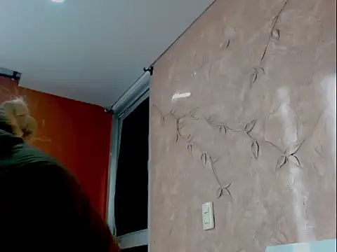 Miabonnett  online show from January 19, 12:20 pm