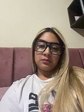 Miabonnett  online show from May 15, 1:14 am