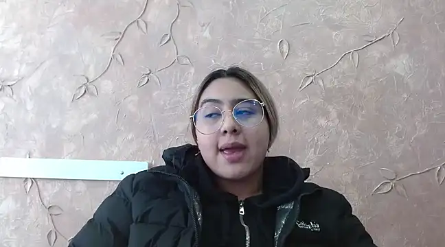 Miabonnett  online show from March 4, 6:07 pm