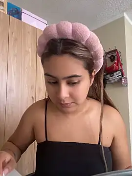 Snapshot of Miabonnett_ chatting on June 11, 3:20 pm Miabonnett online show from June 11, 3:20 pm