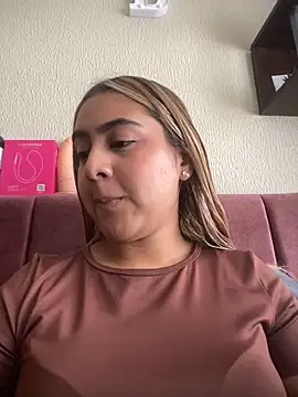 Miabonnett  online show from April 23, 3:57 pm