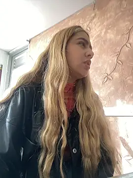 Miabonnett  online show from November 7, 12:10 pm