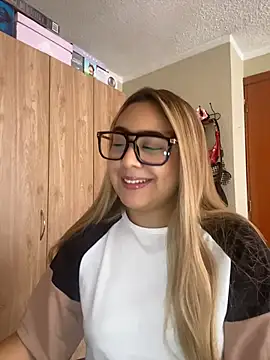 Snapshot of Miabonnett_ chatting on July 15, 2:24 pm Miabonnett online show from July 15, 2:24 pm