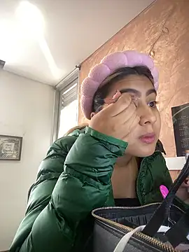 Miabonnett  online show from January 6, 12:20 pm