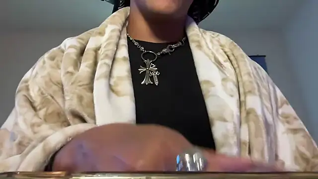 Snapshot of tsjaden777 chatting on July 6, 3:25 pm tsjaden777 online show from July 6, 3:25 pm