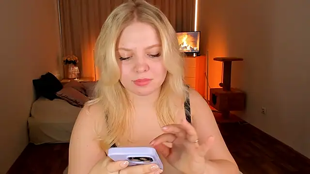Snapshot of Eva_Kynu chatting on December 16, 9:35 am Eva Kynu online show from December 16, 9:35 am