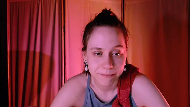 Snapshot of Malinax chatting on March 12, 1:36 am Malinax online show from March 12, 1:36 am