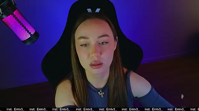 Emili1- online show from March 28, 9:43 am