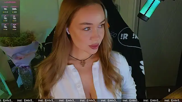 Emili1- online show from December 17, 4:01 pm