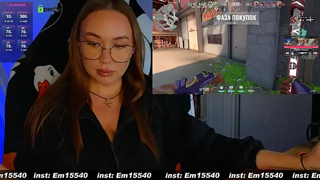 Snapshot of Emili1- chatting on January 17, 11:38 am Emili1- online show from January 17, 11:38 am
