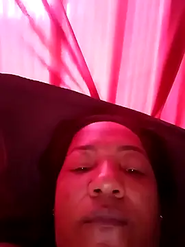 Snapshot of Grazzy85 chatting on February 5, 11:44 am Grazzy85 online show from February 5, 11:44 am