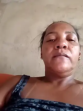 Snapshot of Grazzy85 chatting on February 11, 6:11 pm Grazzy85 online show from February 11, 6:11 pm