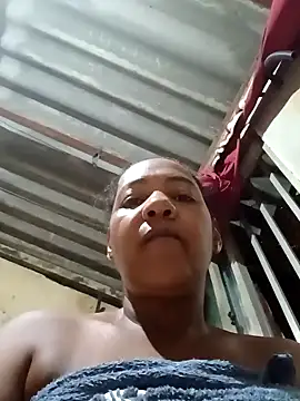 Snapshot of Grazzy85 chatting on February 10, 10:30 pm Grazzy85 online show from February 10, 10:30 pm