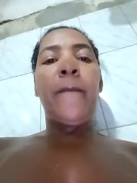 Snapshot of Grazzy85 chatting on February 8, 1:11 am Grazzy85 online show from February 8, 1:11 am