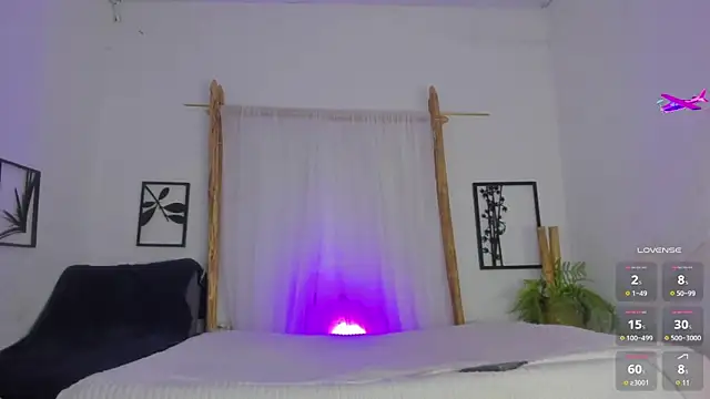 Snapshot of _RedMoon chatting on October 15, 7:55 pm RedMoon online show from October 15, 7:55 pm