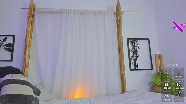 Snapshot of _RedMoon chatting on October 30, 4:48 pm RedMoon online show from October 30, 4:48 pm