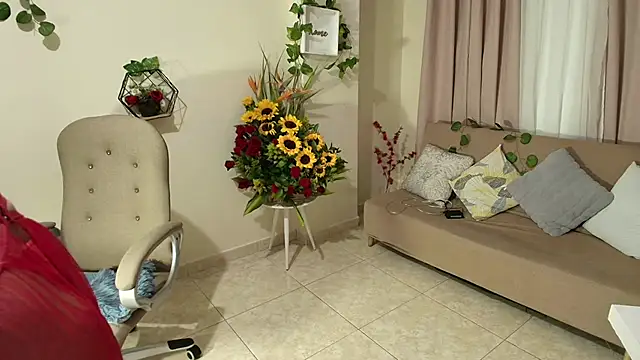 Snapshot of amelyaDreams chatting on February 18, 7:30 pm amelyaDreams online show from February 18, 7:30 pm