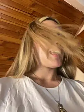 Snapshot of emma_oxford chatting on February 21, 11:21 pm emma oxford online show from February 21, 11:21 pm