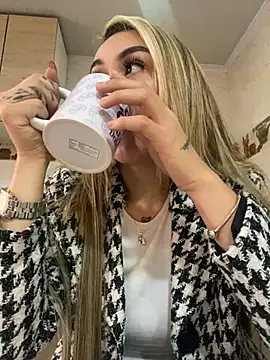 Snapshot of emma_oxford chatting on February 27, 8:09 pm emma oxford online show from February 27, 8:09 pm