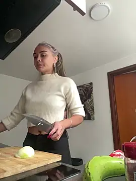 Snapshot of emma_oxford chatting on February 3, 5:18 pm emma oxford online show from February 3, 5:18 pm