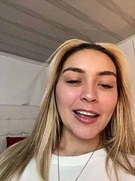 Snapshot of emma_oxford chatting on February 22, 8:42 pm emma oxford online show from February 22, 8:42 pm