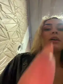 Snapshot of emma_oxford chatting on February 20, 8:36 pm emma oxford online show from February 20, 8:36 pm