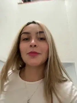 Snapshot of emma_oxford chatting on March 11, 8:42 pm emma oxford online show from March 11, 8:42 pm