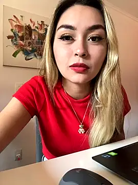 Snapshot of emma_oxford chatting on September 29, 12:44 pm emma oxford online show from September 29, 12:44 pm