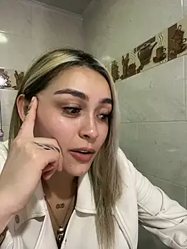 Snapshot of emma_oxford chatting on March 6, 11:53 pm emma oxford online show from March 6, 11:53 pm