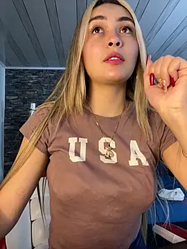 Snapshot of emma_oxford chatting on March 10, 8:45 pm emma oxford online show from March 10, 8:45 pm