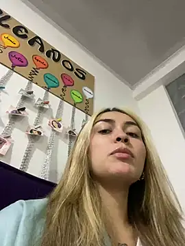 Snapshot of emma_oxford chatting on February 21, 8:16 pm emma oxford online show from February 21, 8:16 pm