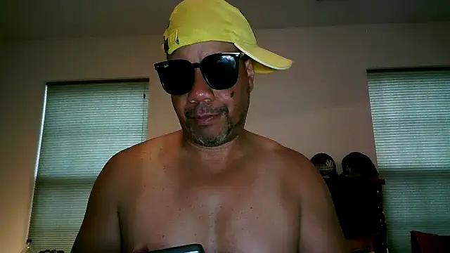 pimpdaddy4ever online show from April 19, 6:10 pm