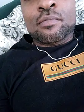 Snapshot of Beto0815 chatting on February 10, 4:39 pm Beto0815 online show from February 10, 4:39 pm