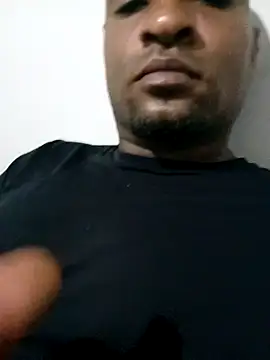 Snapshot of Beto0815 chatting on February 23, 2:35 am Beto0815 online show from February 23, 2:35 am