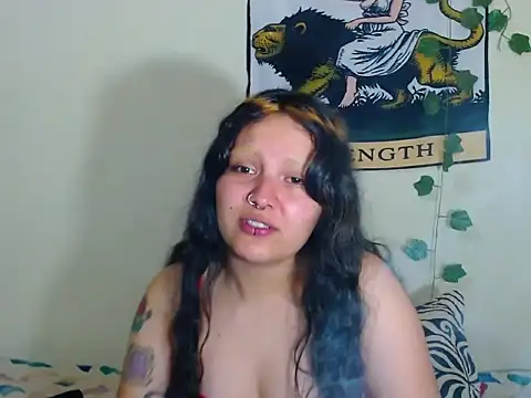 sweetiee mary online show from December 22, 8:20 pm