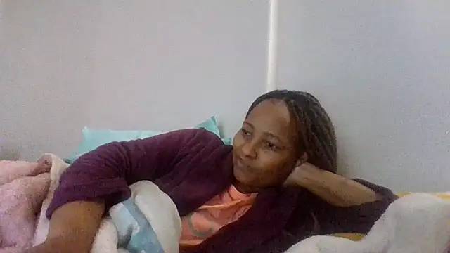 BabeAssXX online show from May 9, 7:23 am
