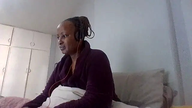 Snapshot of BabeAssXX chatting on June 29, 7:04 am BabeAssXX online show from June 29, 7:04 am
