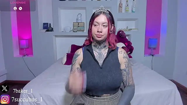 ViolettaBaker  online show from November 22, 3:55 pm