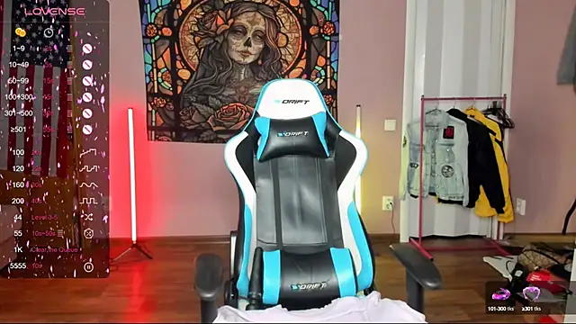 Snapshot of Project_hisoka chatting on October 4, 6:04 am Project hisoka online show from October 4, 6:04 am