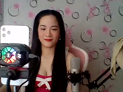 Snapshot of Nana-68 chatting on March 14, 1:46 pm Nana-68 online show from March 14, 1:46 pm