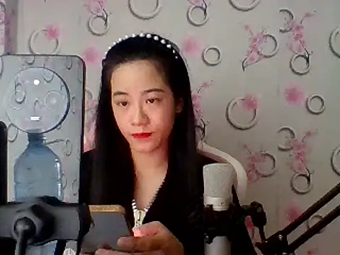 Snapshot of Nana-68 chatting on March 21, 7:55 am Nana-68 online show from March 21, 7:55 am