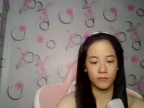 Snapshot of Nana-68 chatting on September 19, 1:48 pm Nana-68 online show from September 19, 1:48 pm