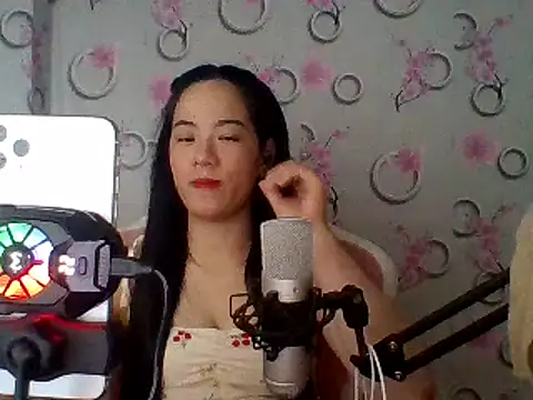 Snapshot of Nana-68 chatting on March 3, 3:16 am Nana-68 online show from March 3, 3:16 am
