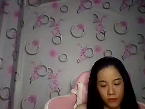 Snapshot of Nana-68 chatting on October 4, 3:35 pm Nana-68 online show from October 4, 3:35 pm
