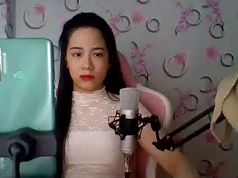 Snapshot of Nana-68 chatting on March 11, 7:24 am Nana-68 online show from March 11, 7:24 am