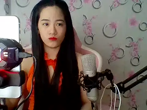 Snapshot of Nana-68 chatting on February 27, 8:46 am Nana-68 online show from February 27, 8:46 am